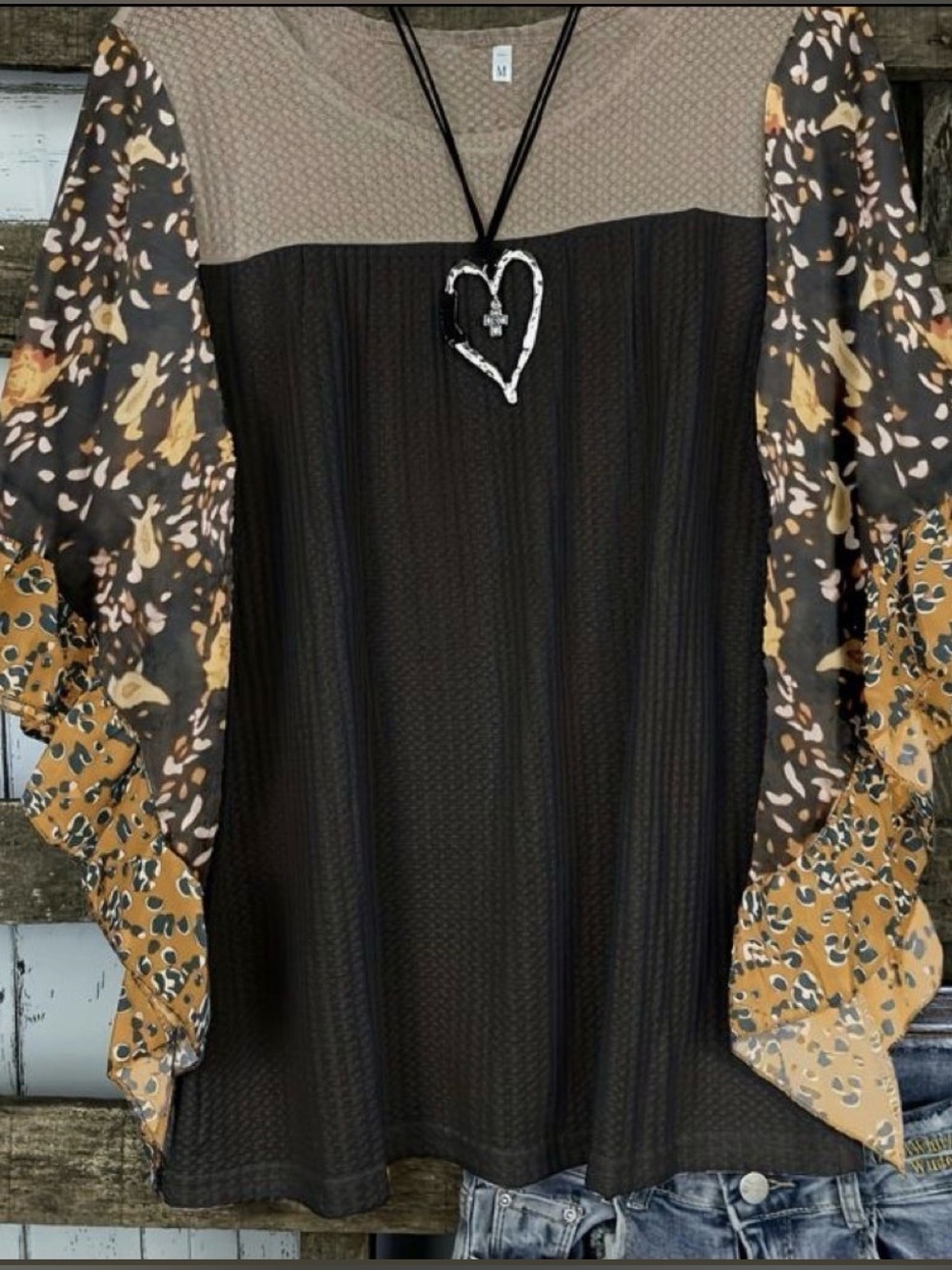 NWT Women's plus SZ XXL (20-22) Black & Tan Floral Sleeve waffle print Top